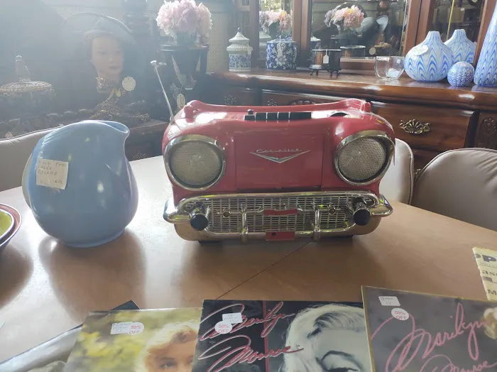 Antiques & More 7