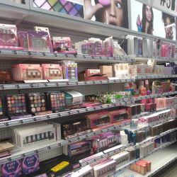 Five Below ico