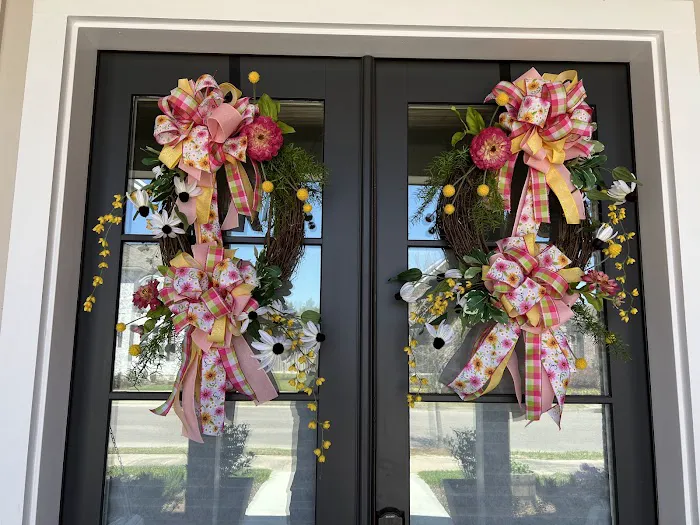 Sadie Jane's Famous Wreaths, Fresh Flowers & Gifts 5