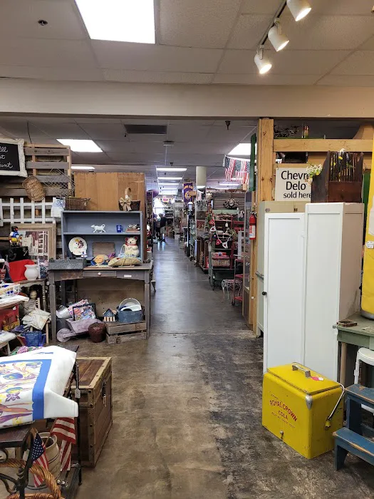 Antique Store: Decades Revisited, a Vintage Mall 2