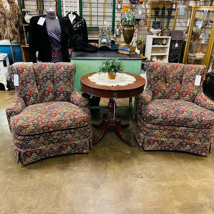 Antique Store: Decades Revisited, a Vintage Mall 5
