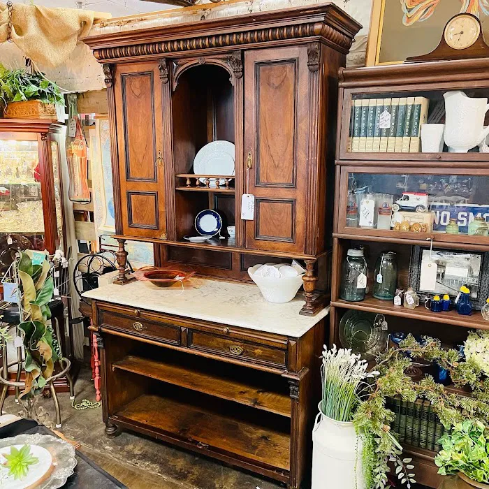 Antique Store: Decades Revisited, a Vintage Mall 4