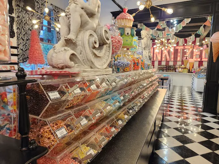 Pinkitzel Candy & Cupcakes Bricktown 8