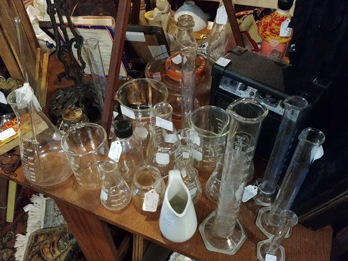 American Vintage Warehouse 0