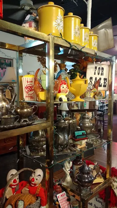 American Vintage Warehouse 1