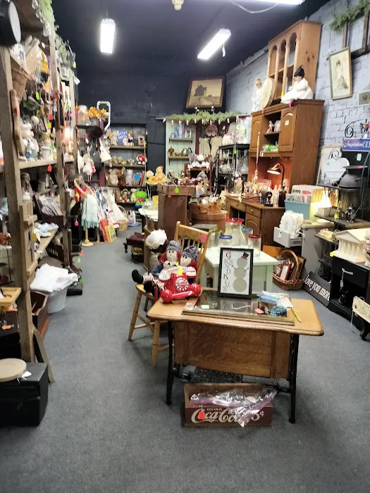 American Vintage Warehouse 8