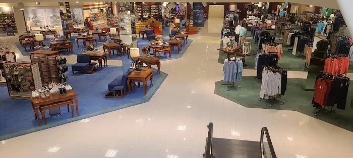 Von Maur 1