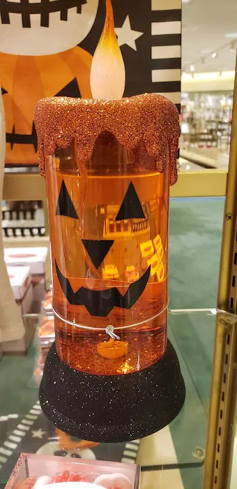 Von Maur 3