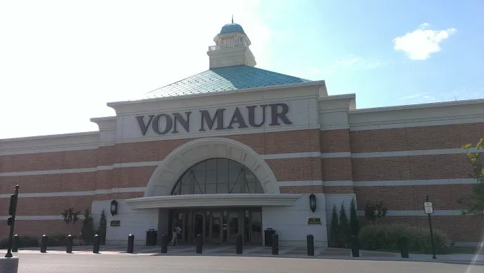 Von Maur 5