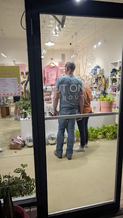 Out on a Limb Boutique 1