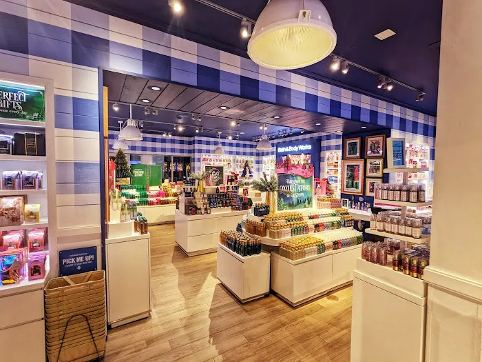 Bath & Body Works 4