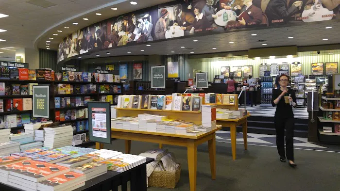 Barnes & Noble 0
