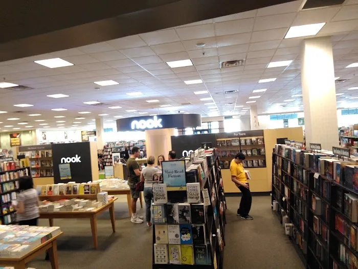 Barnes & Noble 3