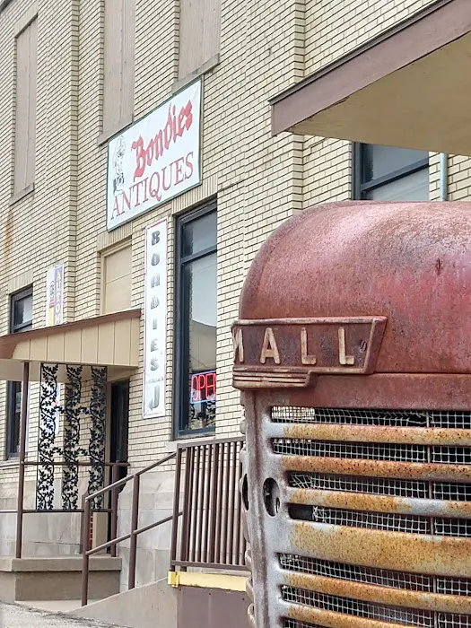 Bondie's Old Town Antique Mall 1
