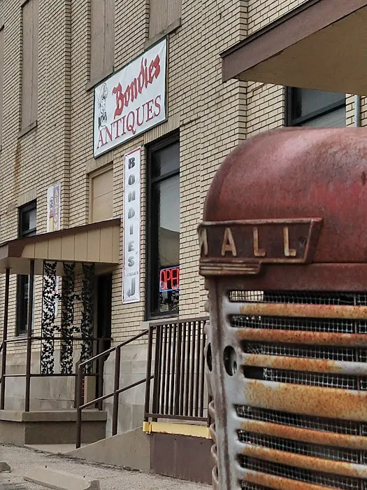 Bondie's Old Town Antique Mall 6