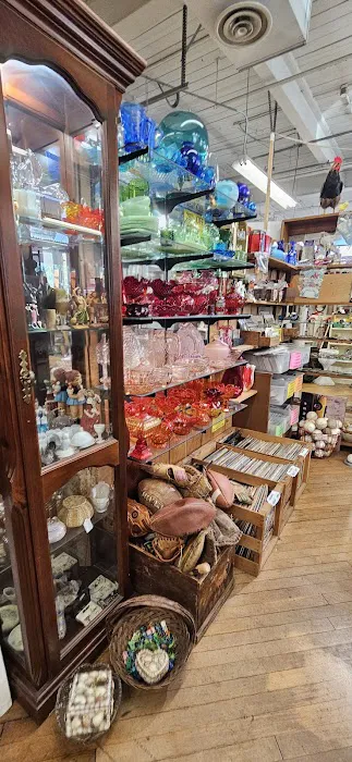 Bondie's Old Town Antique Mall 5