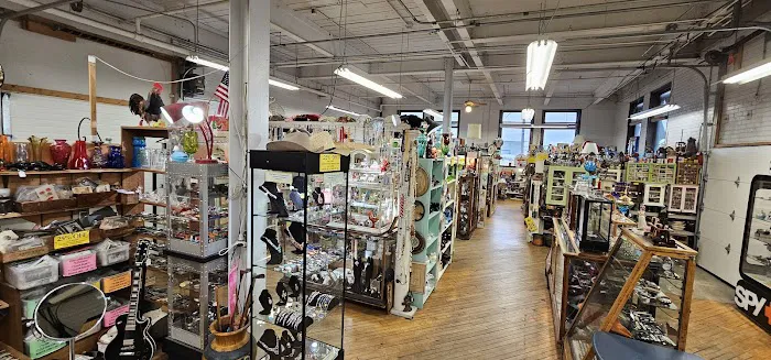Bondie's Old Town Antique Mall 2