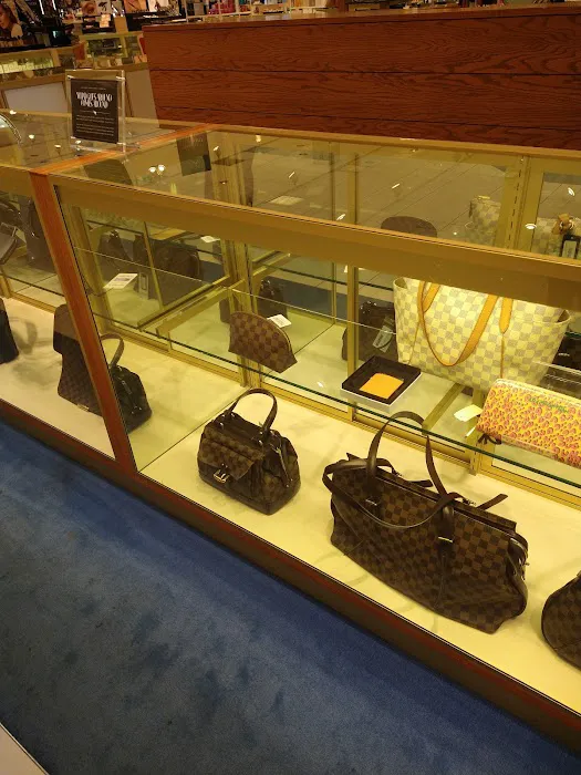 Von Maur 4