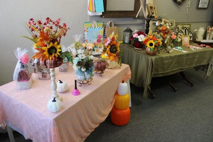 Bellas Flowers, Gifts, & Home Decor 4