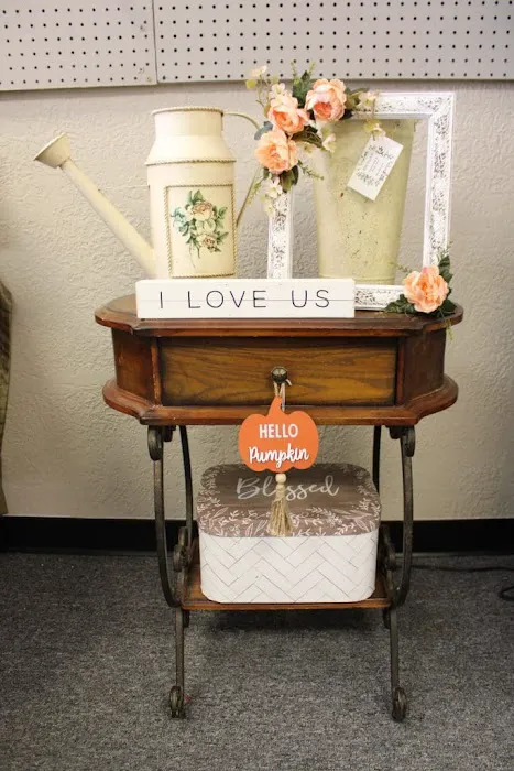 Bellas Flowers, Gifts, & Home Decor 6