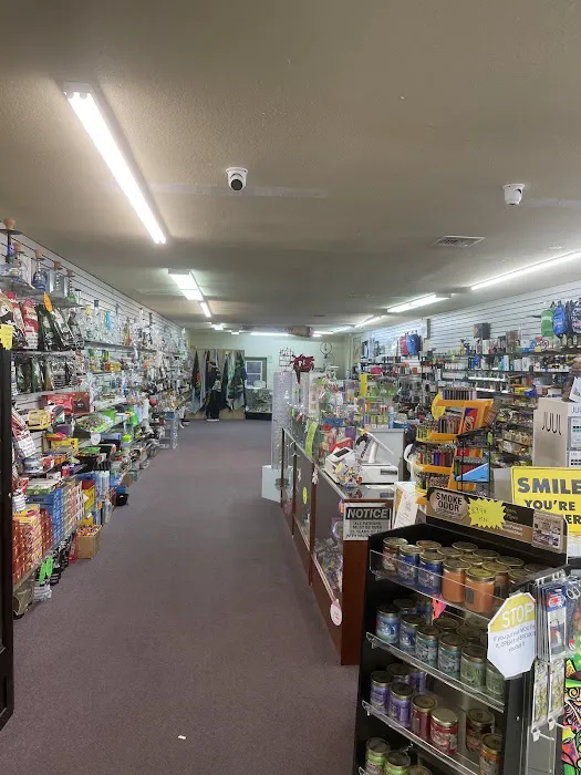 Misfits smoke shop 1