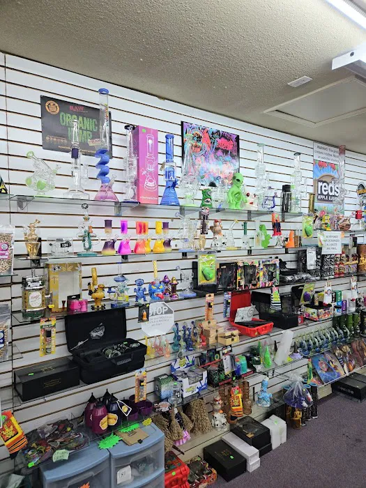 Misfits smoke shop 6