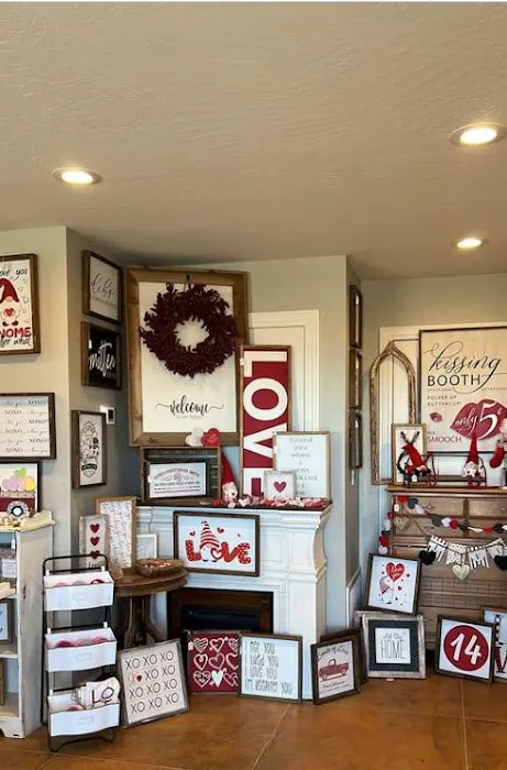 The Farmhouse Boutique 0