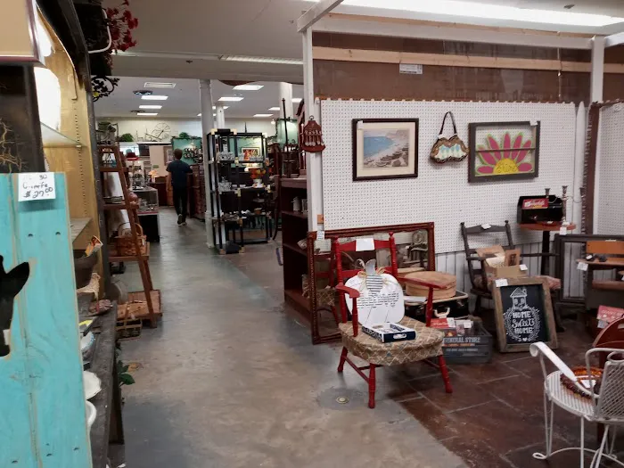Eastbrook Flea Market and Antique Mall 2