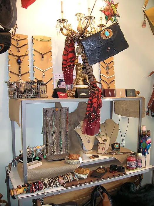 Titi & Tata Thrift Boutique 5
