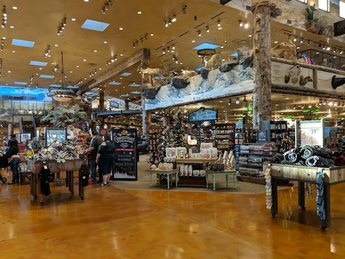 Bass Pro Shops 8