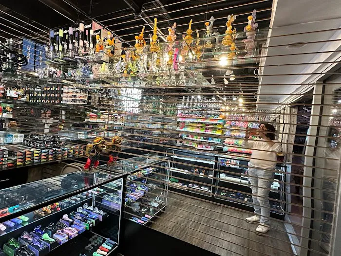 Puff Vegas Smoke & Vape Shop 6