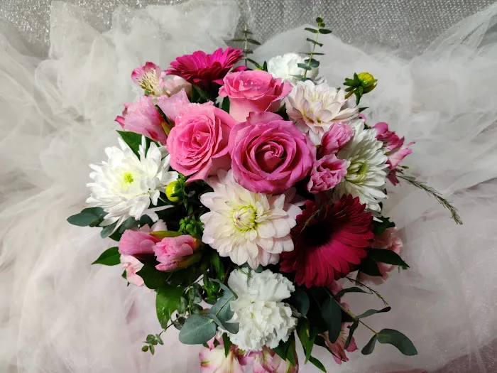 Heaven Scent Flowers & Gifts 3