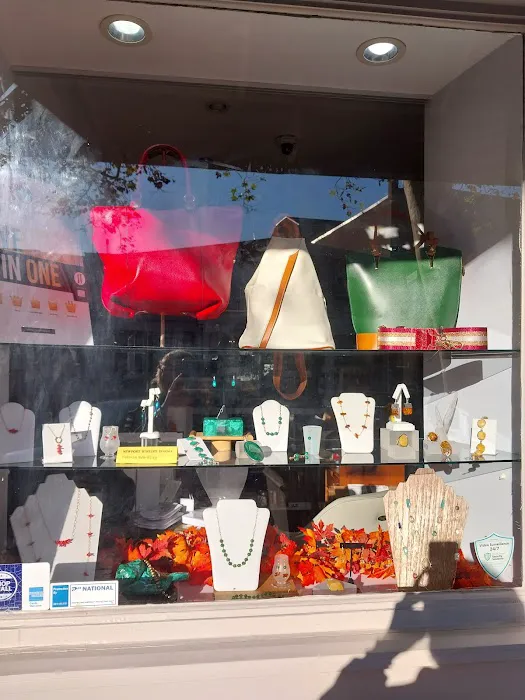 Friendly Harbor Gifts & Antiques 1