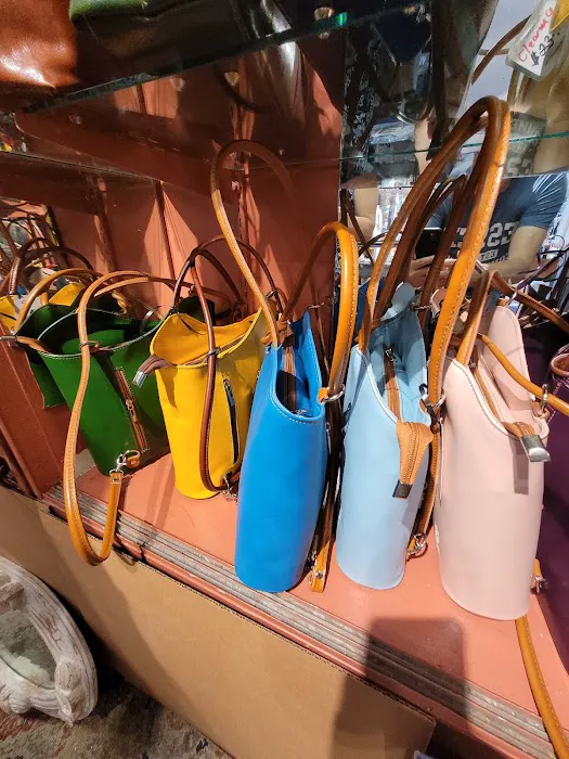 Friendly Harbor Gifts & Antiques 0