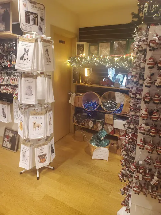 House of Scrimshaw & Gifts 7