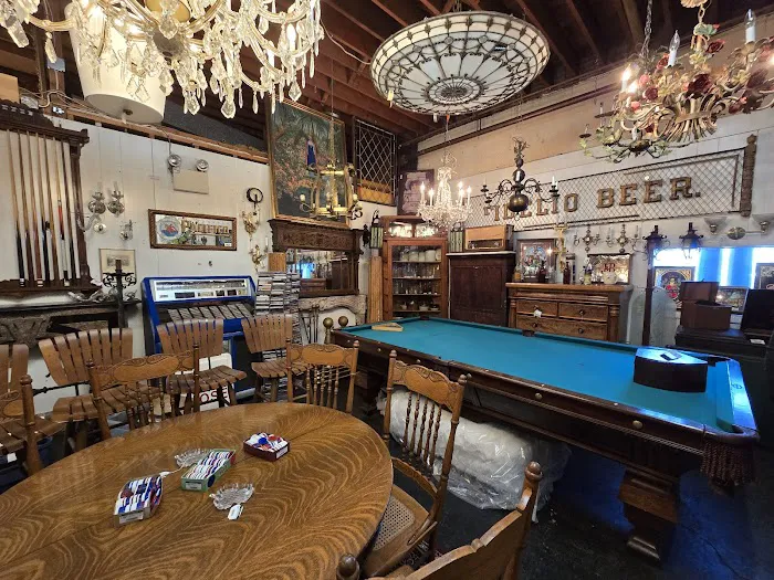 Aardvark Antiques 0