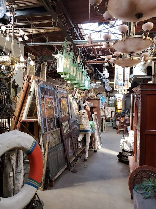 Aardvark Antiques 8