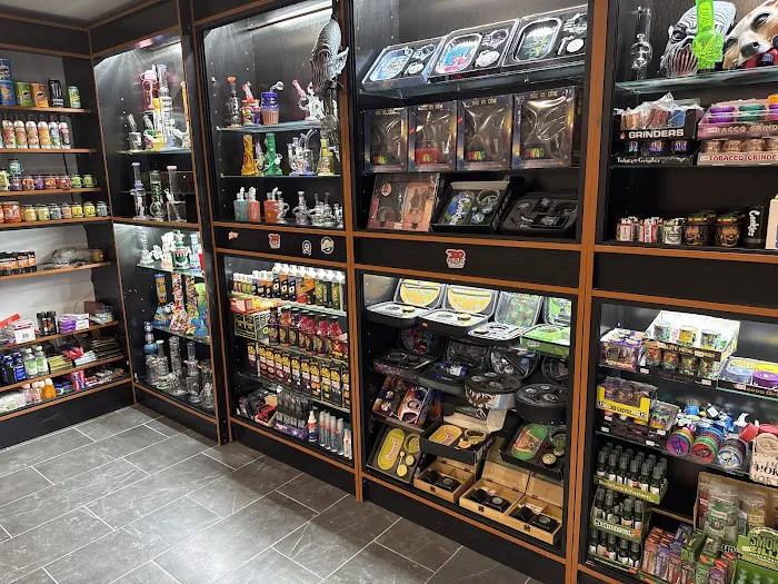 New London Convenience & Smoke Shop & Vape Shop 1
