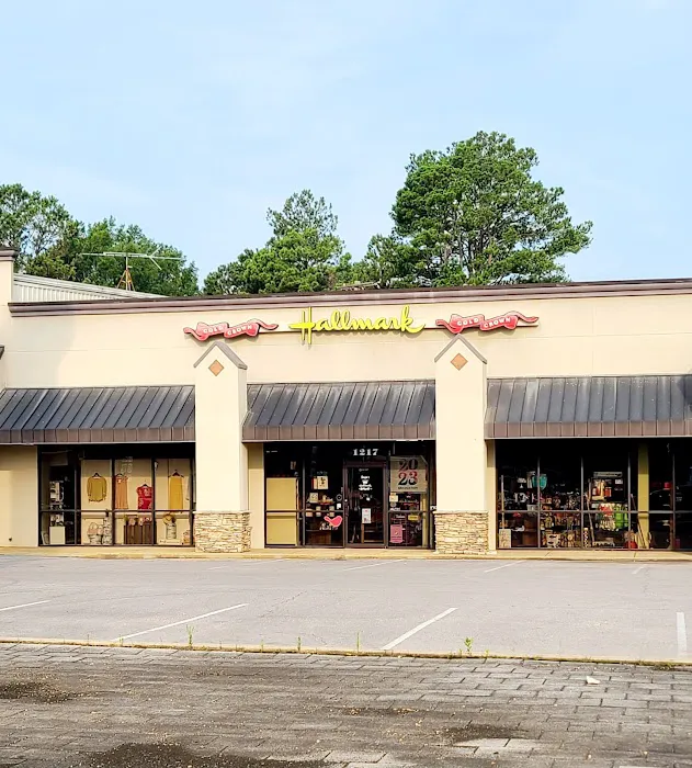 Susan's Hallmark Shop 0