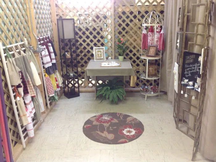 Horsefeathers Antique Mall 9
