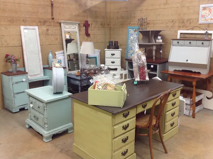 Horsefeathers Antique Mall 8