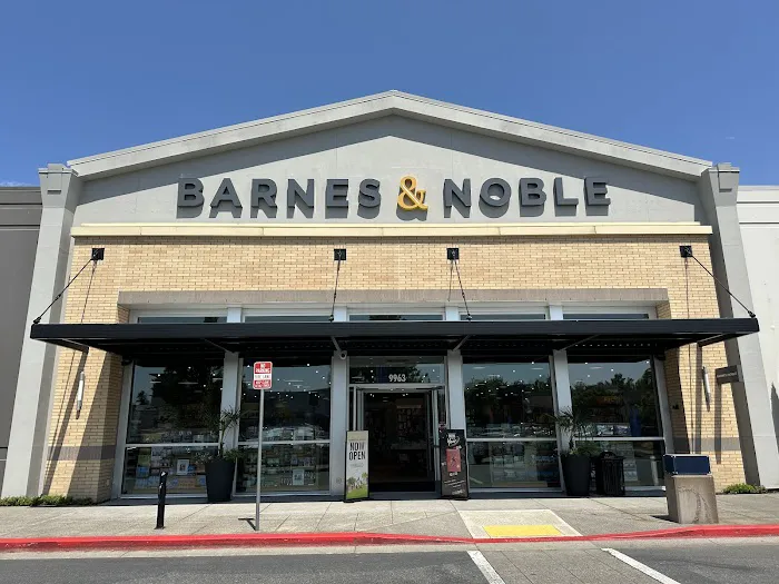 Barnes & Noble 3