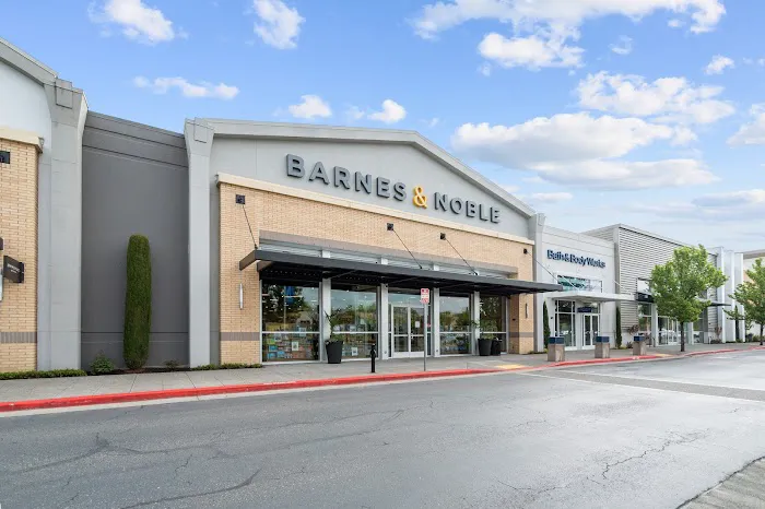 Barnes & Noble 6