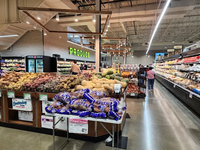H Mart 0