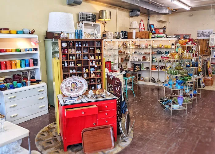 Antique Co-Op 0