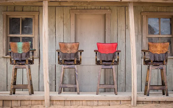 LOREC Ranch Home Furnishings 0