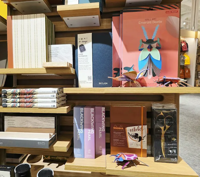 Barnes & Noble 5