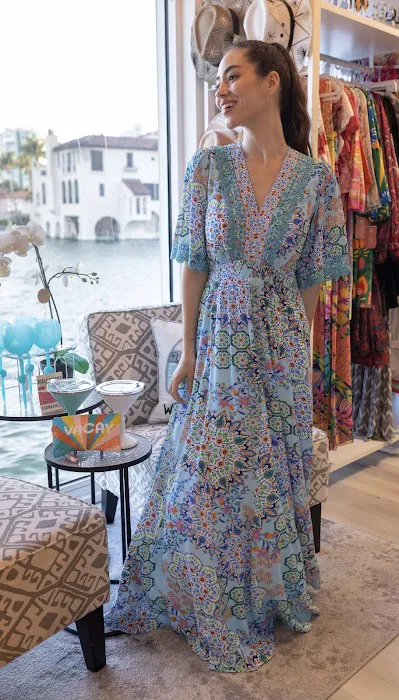 Lux Boutique 8