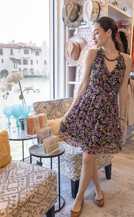 Lux Boutique 7