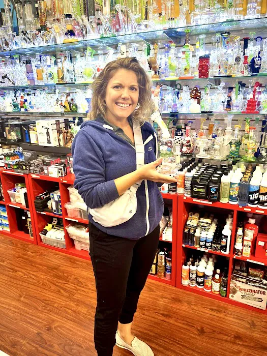 Lotus Vape & Smoke Shop - Naples 4